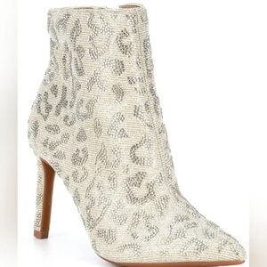Women’s GIANNI BINI Annina leopard print rhinestone stiletto booties- Size 9